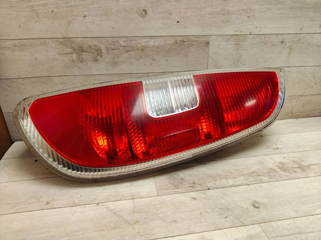 Rear/tail lights 5J7945096