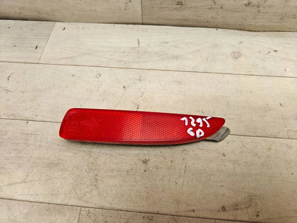 Rear tail light reflector P2491A