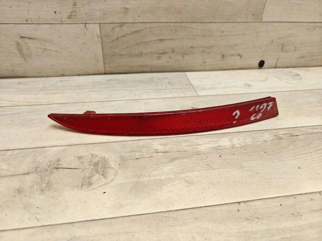 Rear tail light reflector 6J4945106