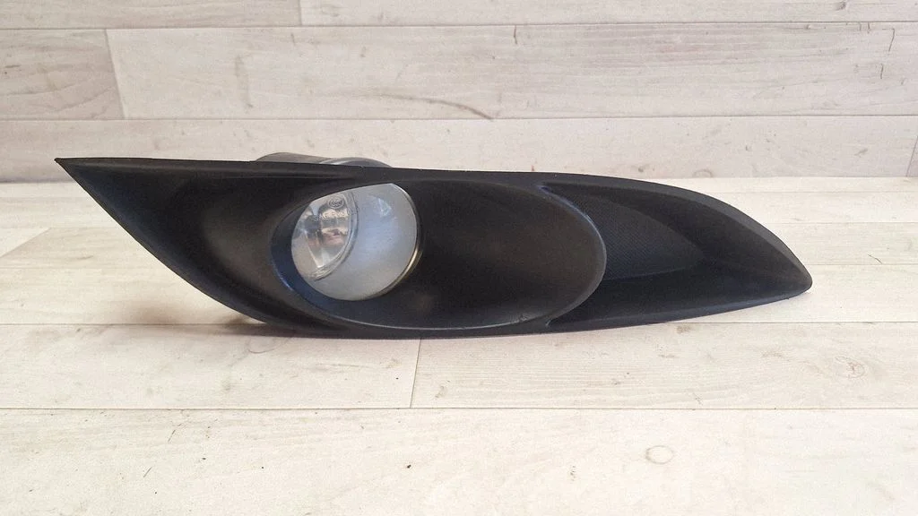 Front fog light – Toyota Auris 150 (2006-2012)