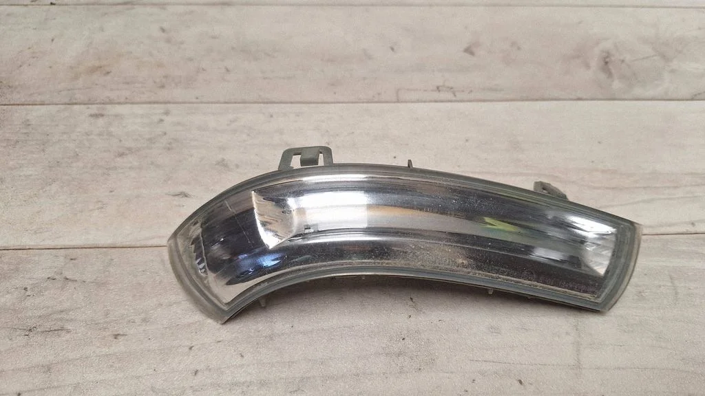 Suunatuli peeglis – Volkswagen Passat CC (2008-2016)