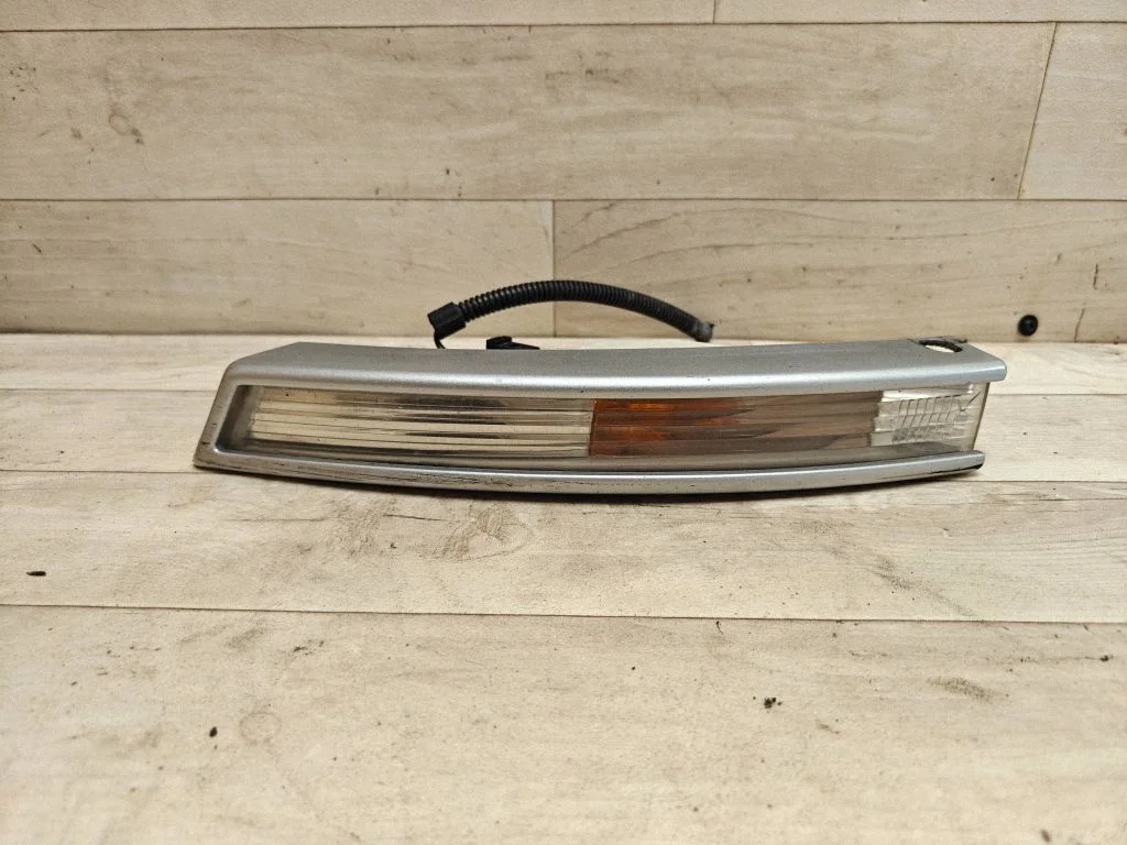 Front indicator light – Volkswagen Passat B5.5 (2001-2005)