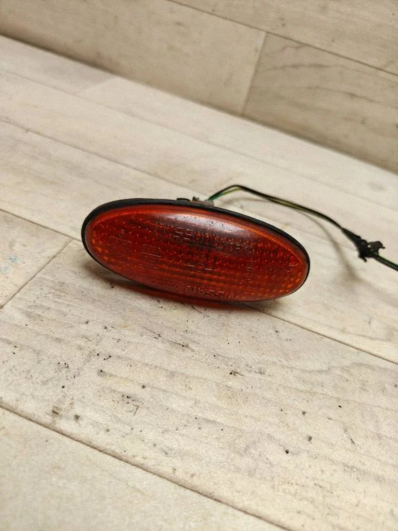 Front fender indicator light 6R01458