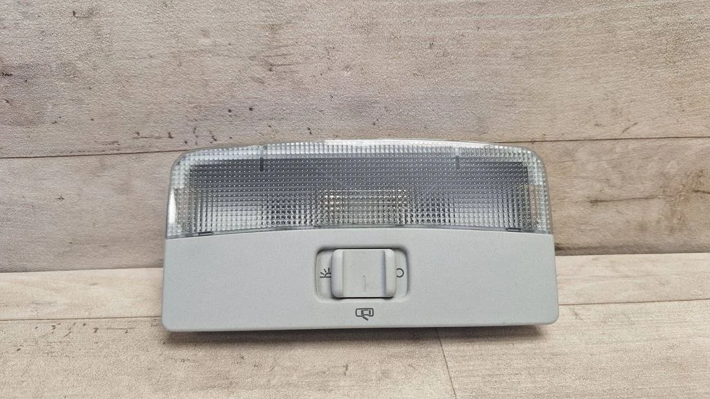Rear seat light 1Z0947105