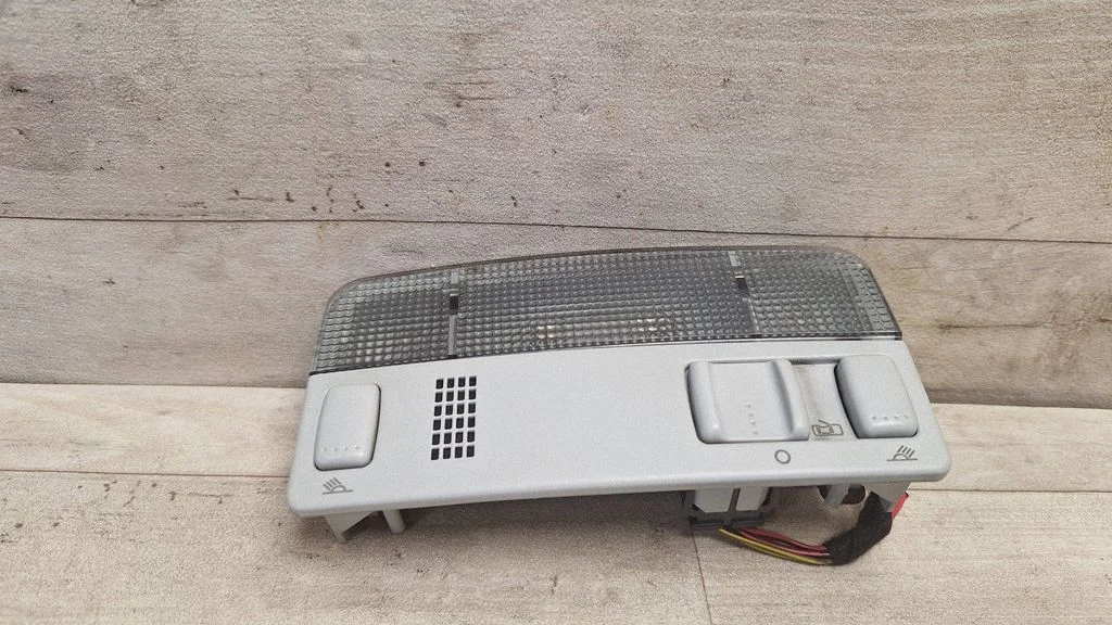 Front seat light 3B0947105