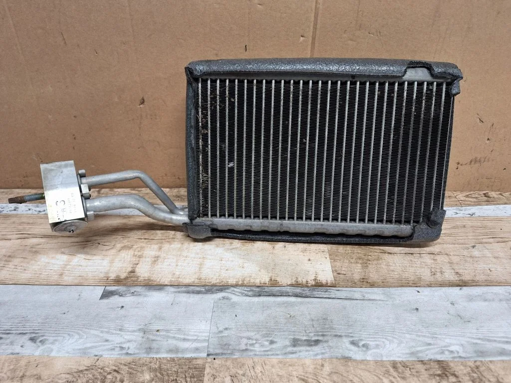 Air conditioning (A/C) radiator (interior) R1641001