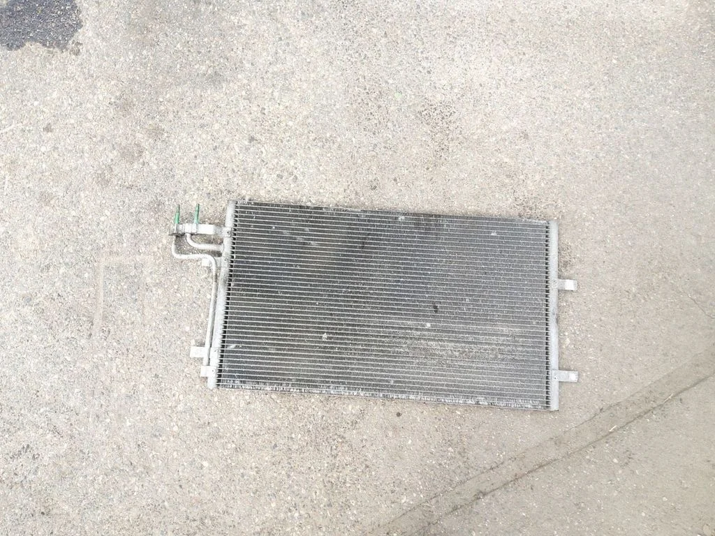 Kliimaseadme jahutusradiaator (kondensaator) – Ford Focus C-MAX (2003-2010)
