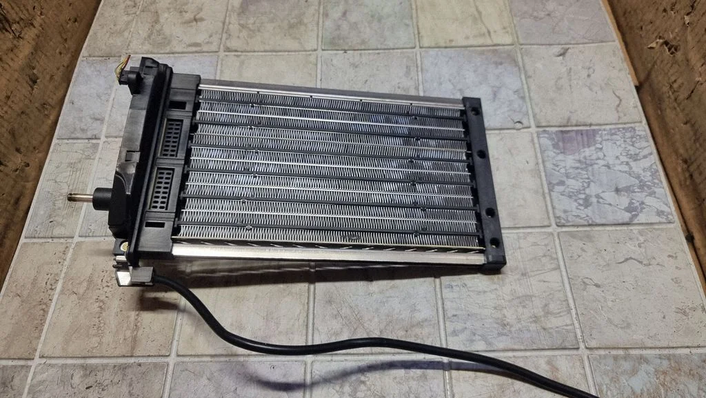 Kliimaseadme radiaator (salongis) 6411694503203