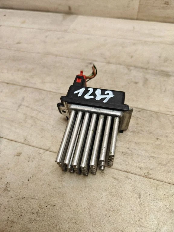 Heater blower motor/fan resistor 4B0820521