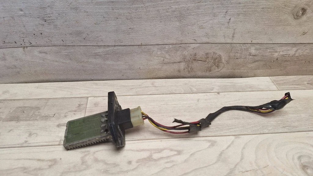 Heater blower motor/fan resistor