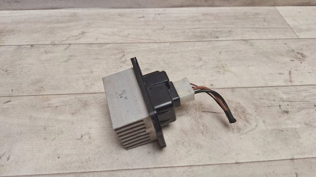 Heater blower motor/fan resistor 0778000750