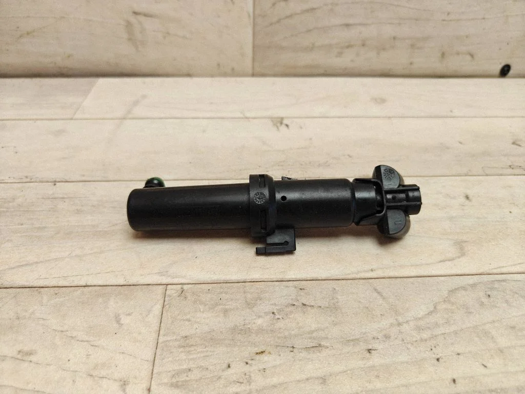 Headlight washer spray nozzle 8R0955101