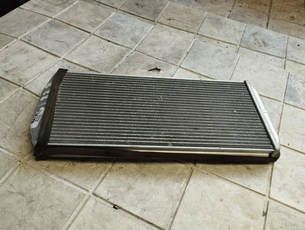 Salongi küttekeha radiaator 5E2210400