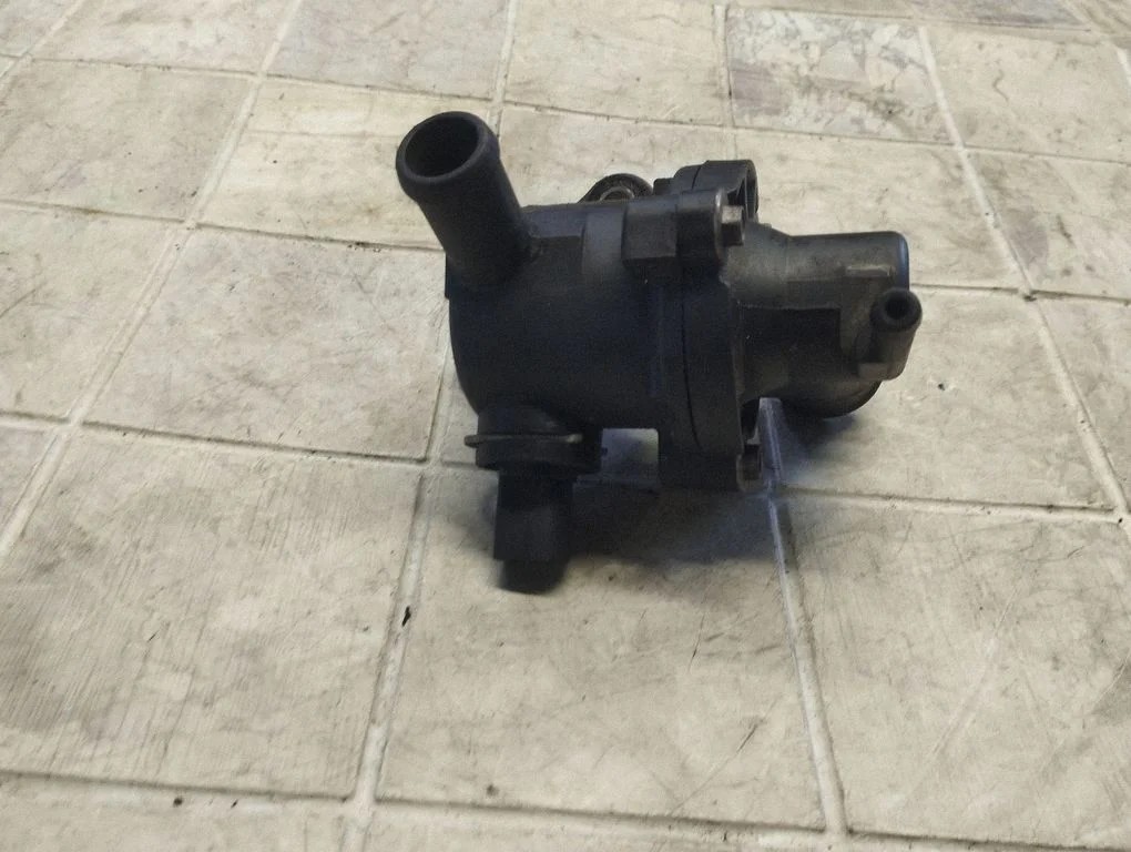 Thermostat/thermostat housing – Skoda Fabia Mk1 (6Y) (1999-2007)