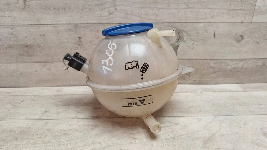 Coolant expansion tank/reservoir 1K0121407A
