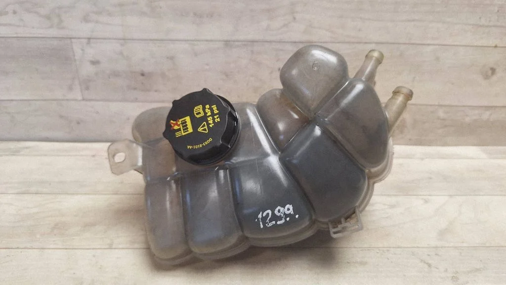 Jahutusvedeliku paisupaak DG938A080B