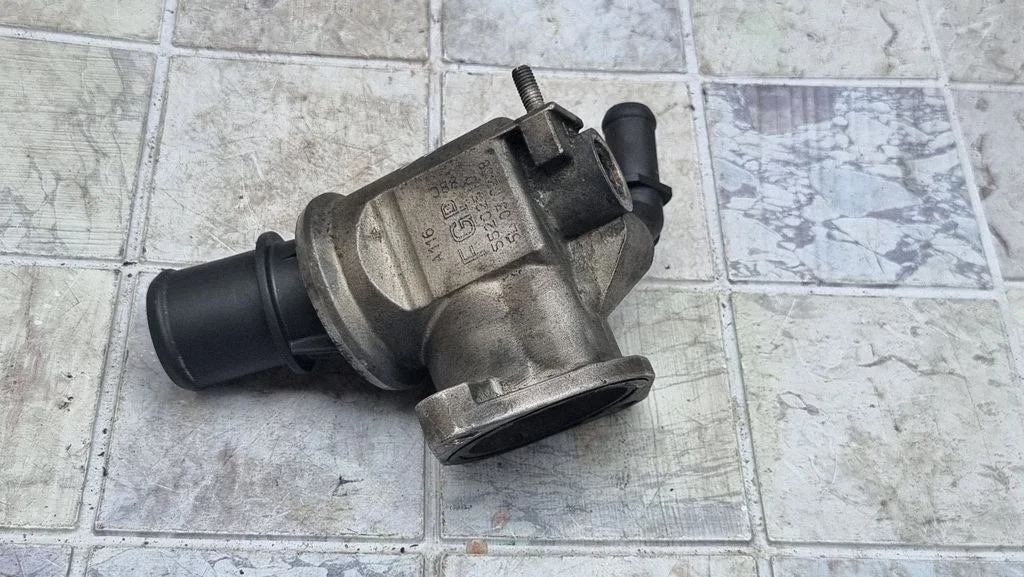 Thermostat/thermostat housing – Saab 9-5 (2006-2010)