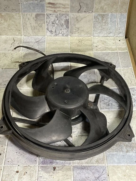 Radiator cooling fan shroud 1831237016