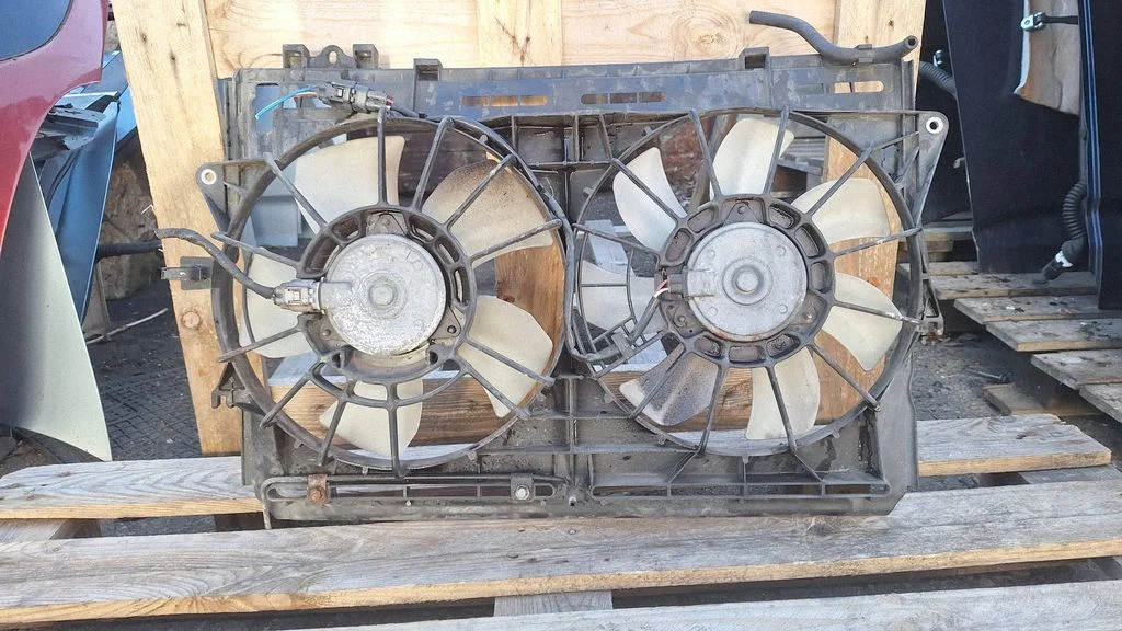 Electric radiator cooling fan