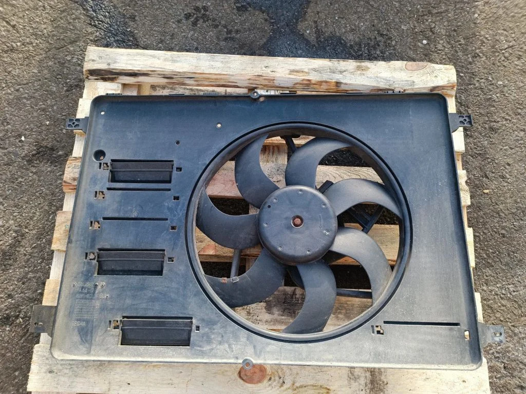 Electric radiator cooling fan