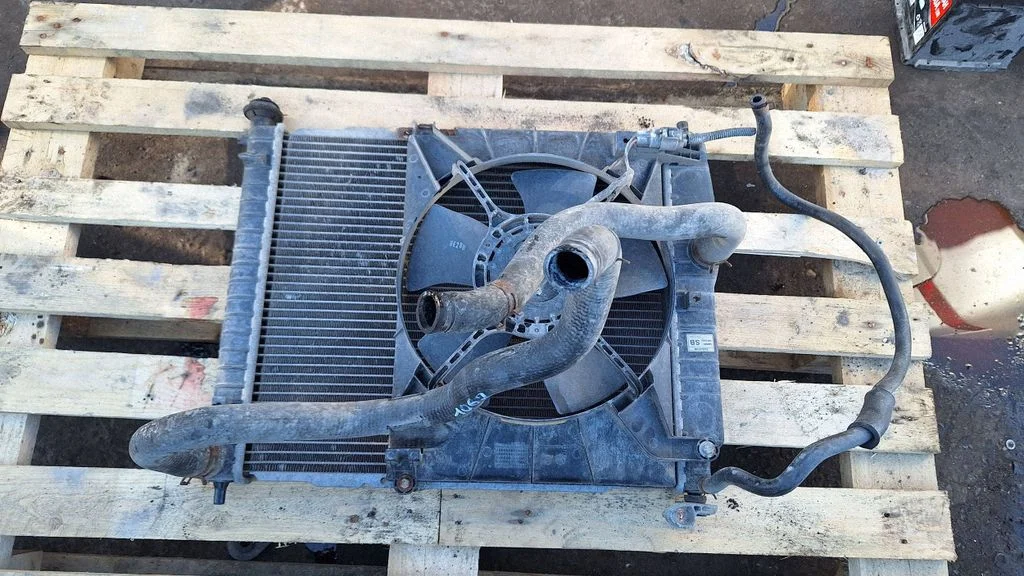 Jahutusvedeliku radiaator 96816481