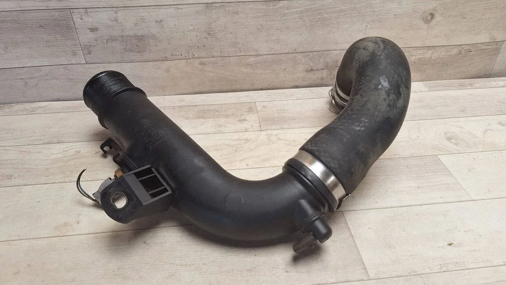 Intercooler hose/pipe 173620R010