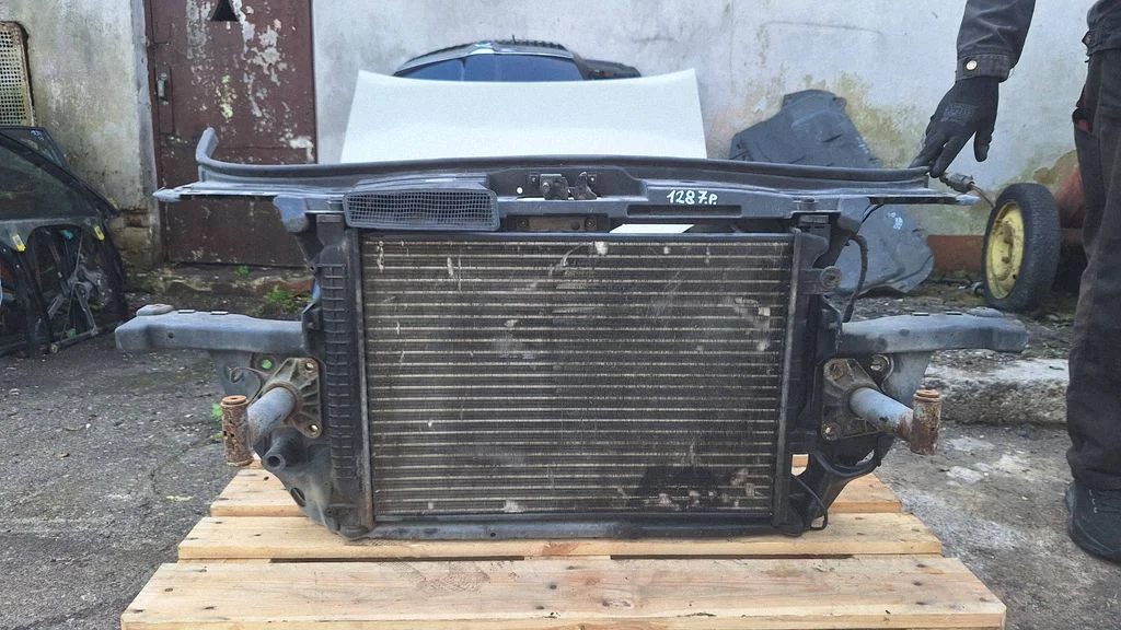 Radiator support slam panel 059010158A