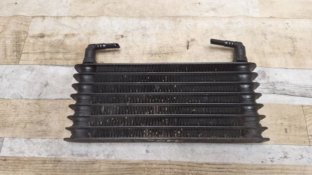 Engine oil radiator