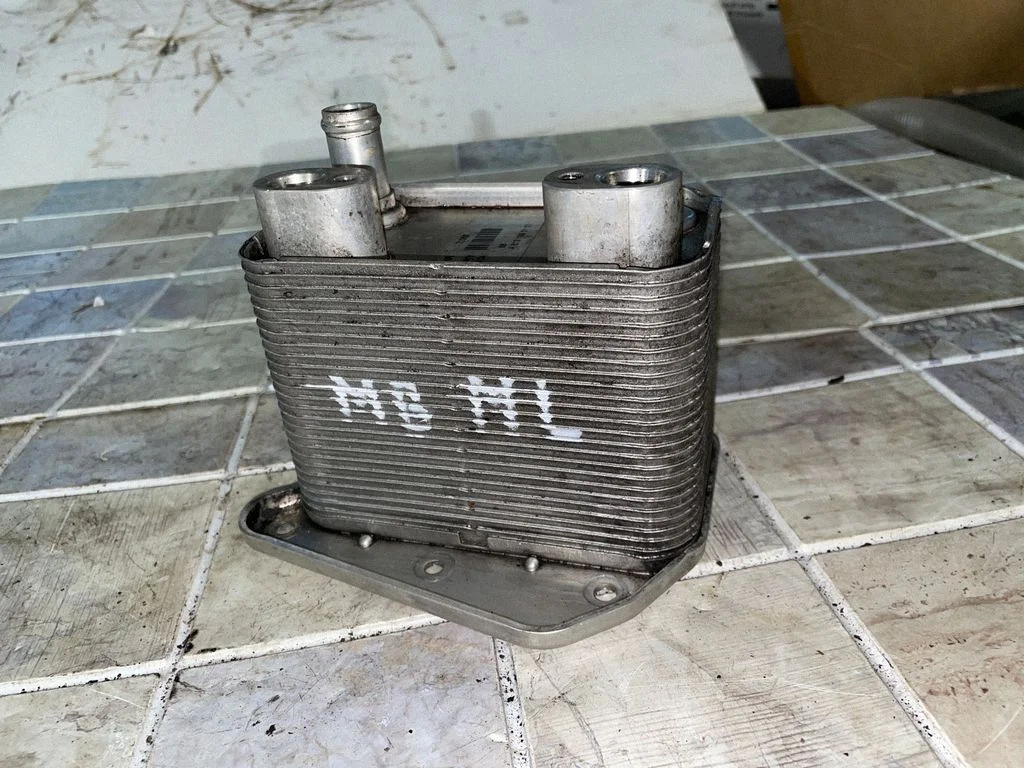 Engine oil radiator – Mercedes-Benz ML-Class W163 (1997-2005)