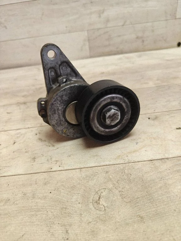 Generator/alternator belt tensioner 04L903315A