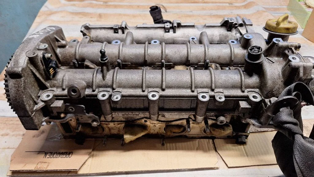 Engine head 26570307
