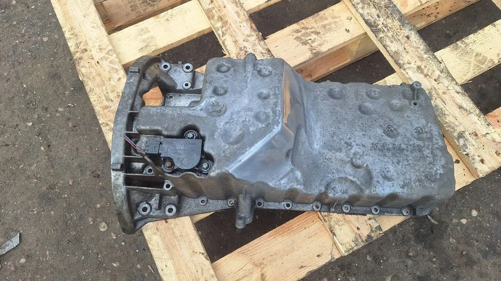Oil sump R6460141802