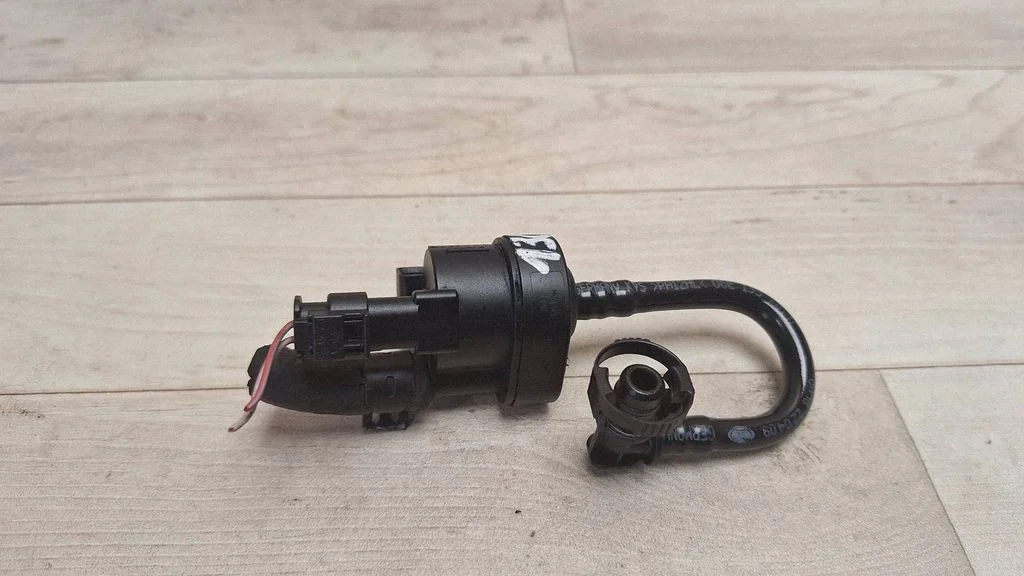 Turbo solenoid valve 06H906517H