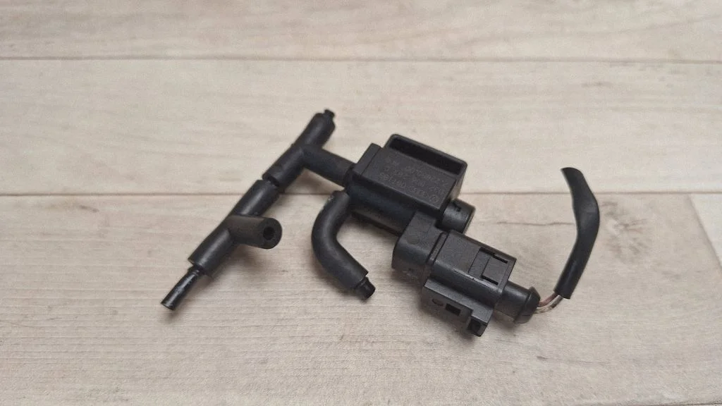 Turbo solenoid valve 037906283C