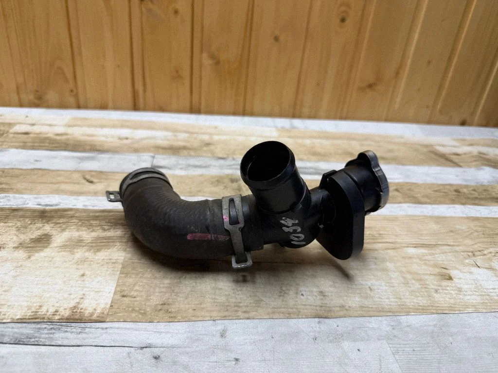 Coolant pipe/hose
