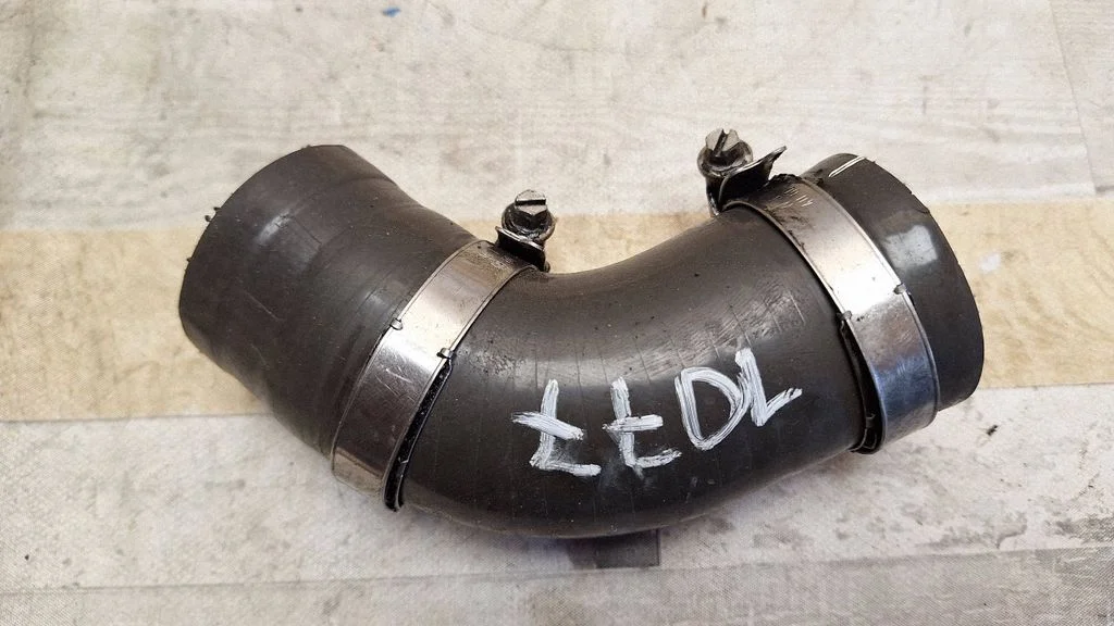 Coolant pipe/hose – Renault Laguna II (2001-2007)