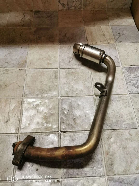 Coolant pipe/hose