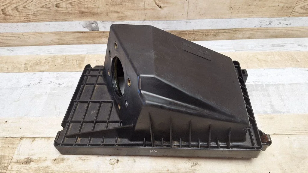 Air filter box cover – Nissan X-Trail T30 (2001-2007)