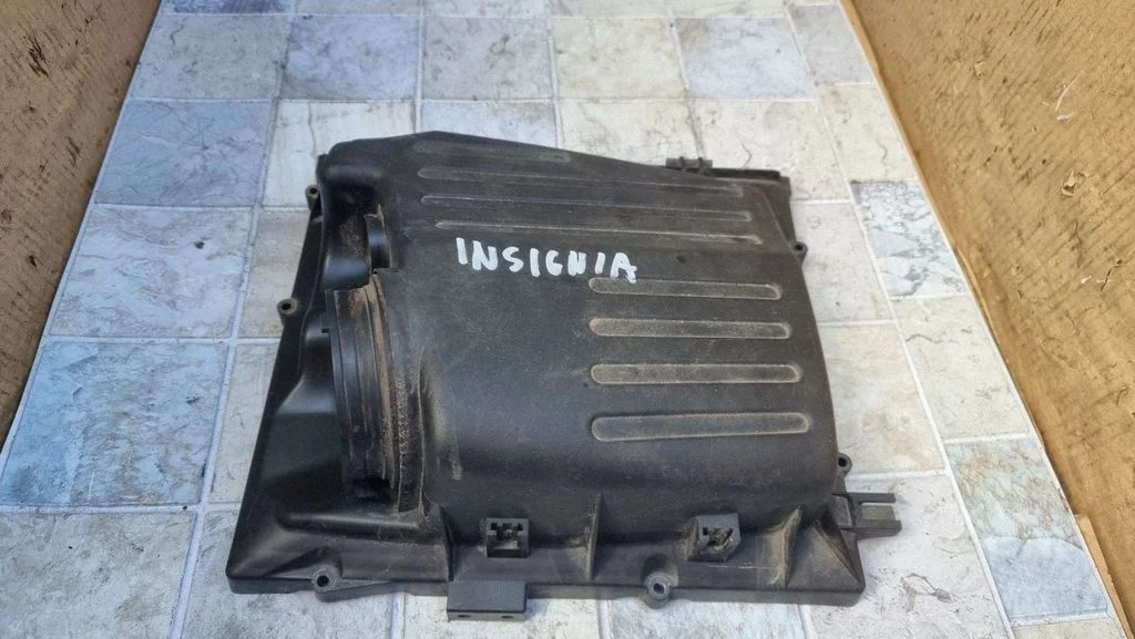 Air filter box cover – Opel Insignia A (2008-2017)