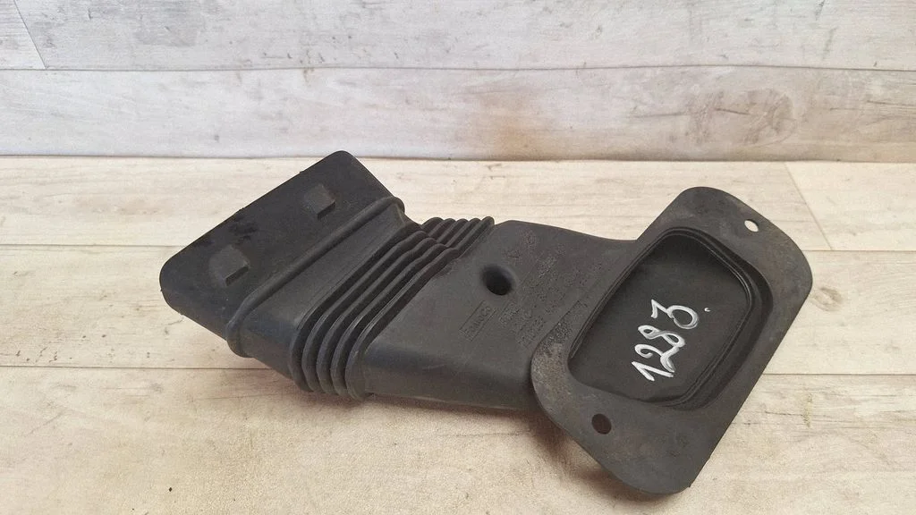 Air intake duct part 7M519E635GD