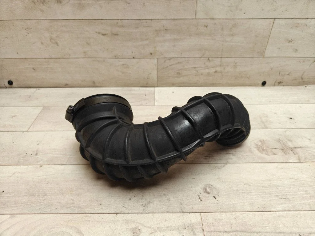 Air intake hose/pipe 08634143