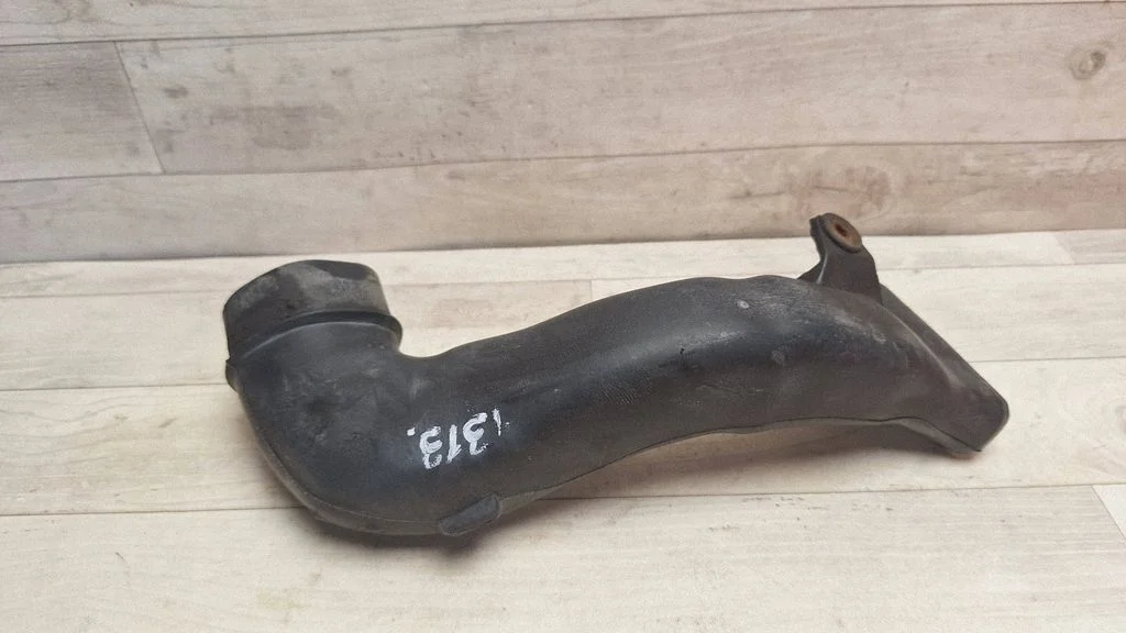 Air intake hose/pipe 177510R010