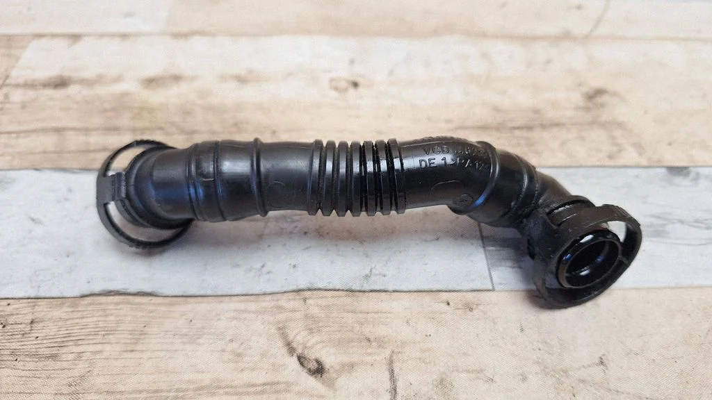 Breather hose/pipe – Volkswagen Touran I (2003-2010)