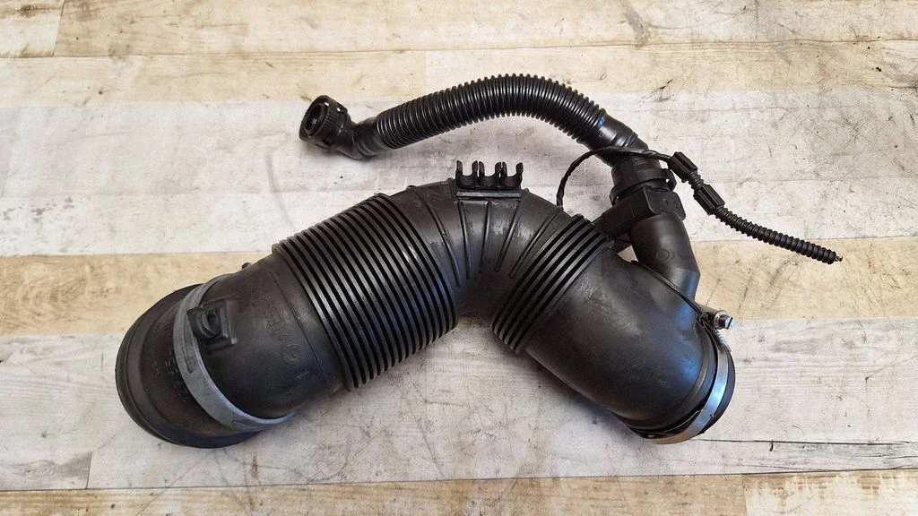 Turbo air intake inlet pipe/hose – Skoda Superb B6 (3T) (2008-2015)