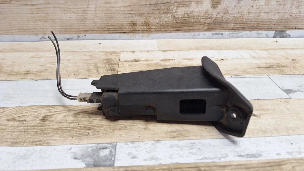 Fuel tank cap lock 13118781