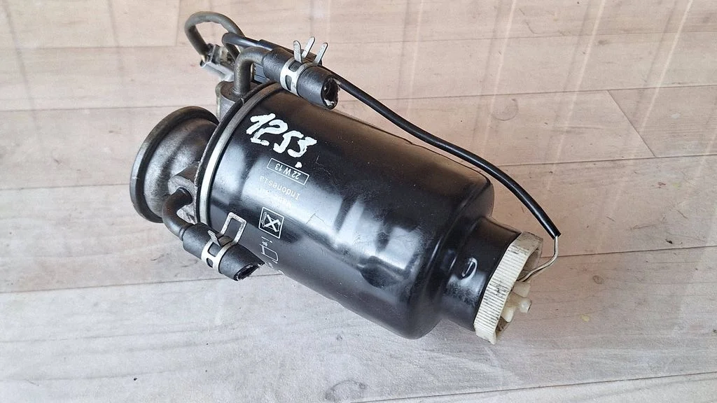 Filtr paliwa – Toyota Corolla Verso AR10 (2004-2009)