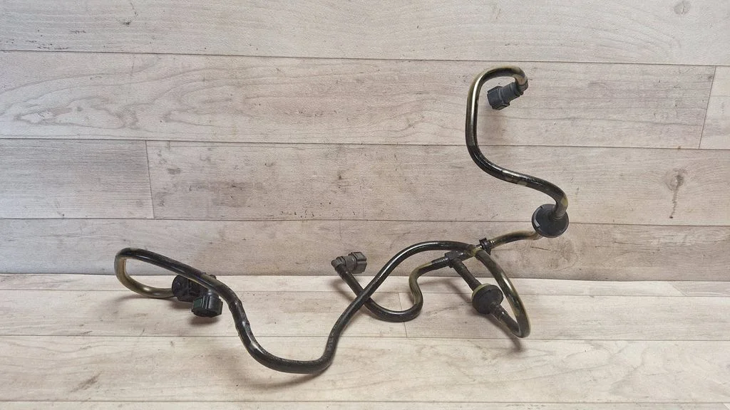 Fuel line pipe X215114