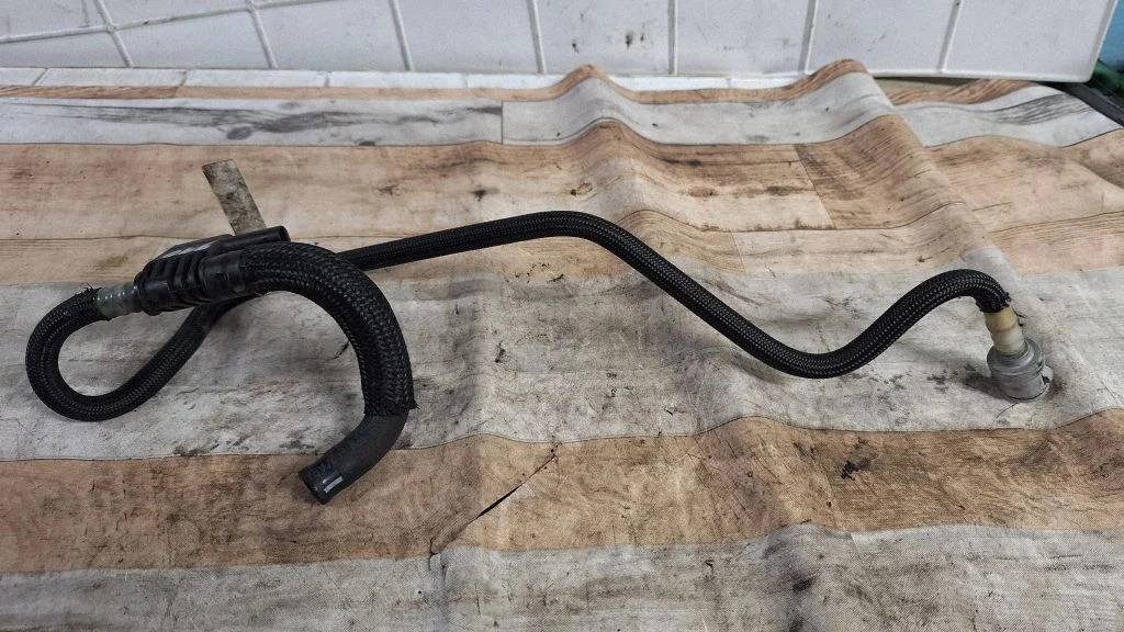 Fuel line pipe 781078401