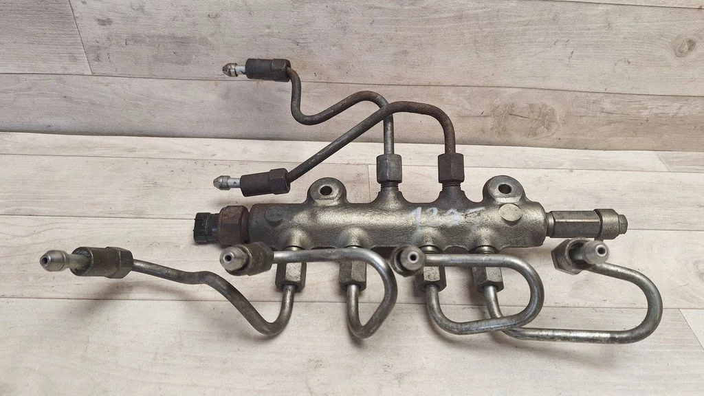 Fuel main line pipe