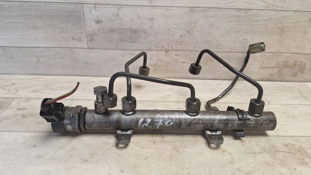 Fuel main line pipe 059130090AG
